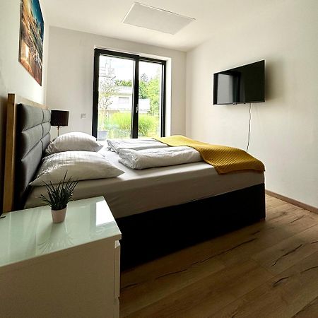 Schoene Wohnung Mit Terrasse Und Parkplatz Velden am Wörthersee Eksteriør billede