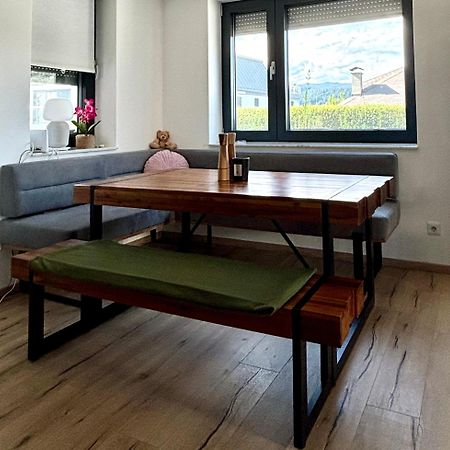 Schoene Wohnung Mit Terrasse Und Parkplatz Velden am Wörthersee Eksteriør billede