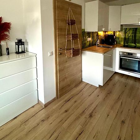 Schoene Wohnung Mit Terrasse Und Parkplatz Velden am Wörthersee Eksteriør billede