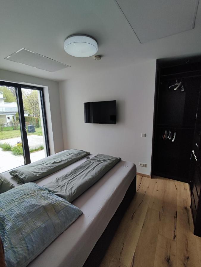 Schoene Wohnung Mit Terrasse Und Parkplatz Velden am Wörthersee Eksteriør billede