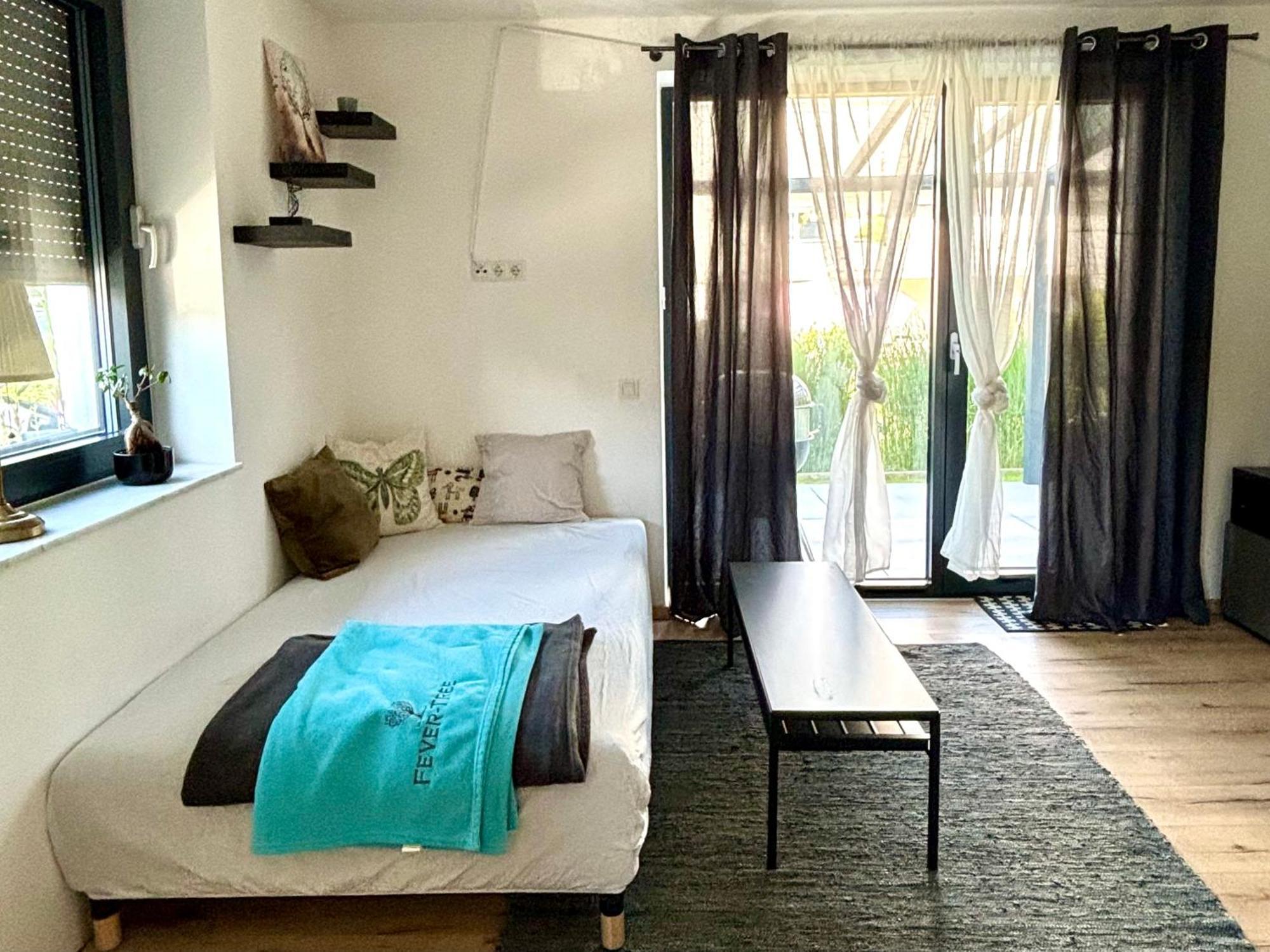 Schoene Wohnung Mit Terrasse Und Parkplatz Velden am Wörthersee Eksteriør billede