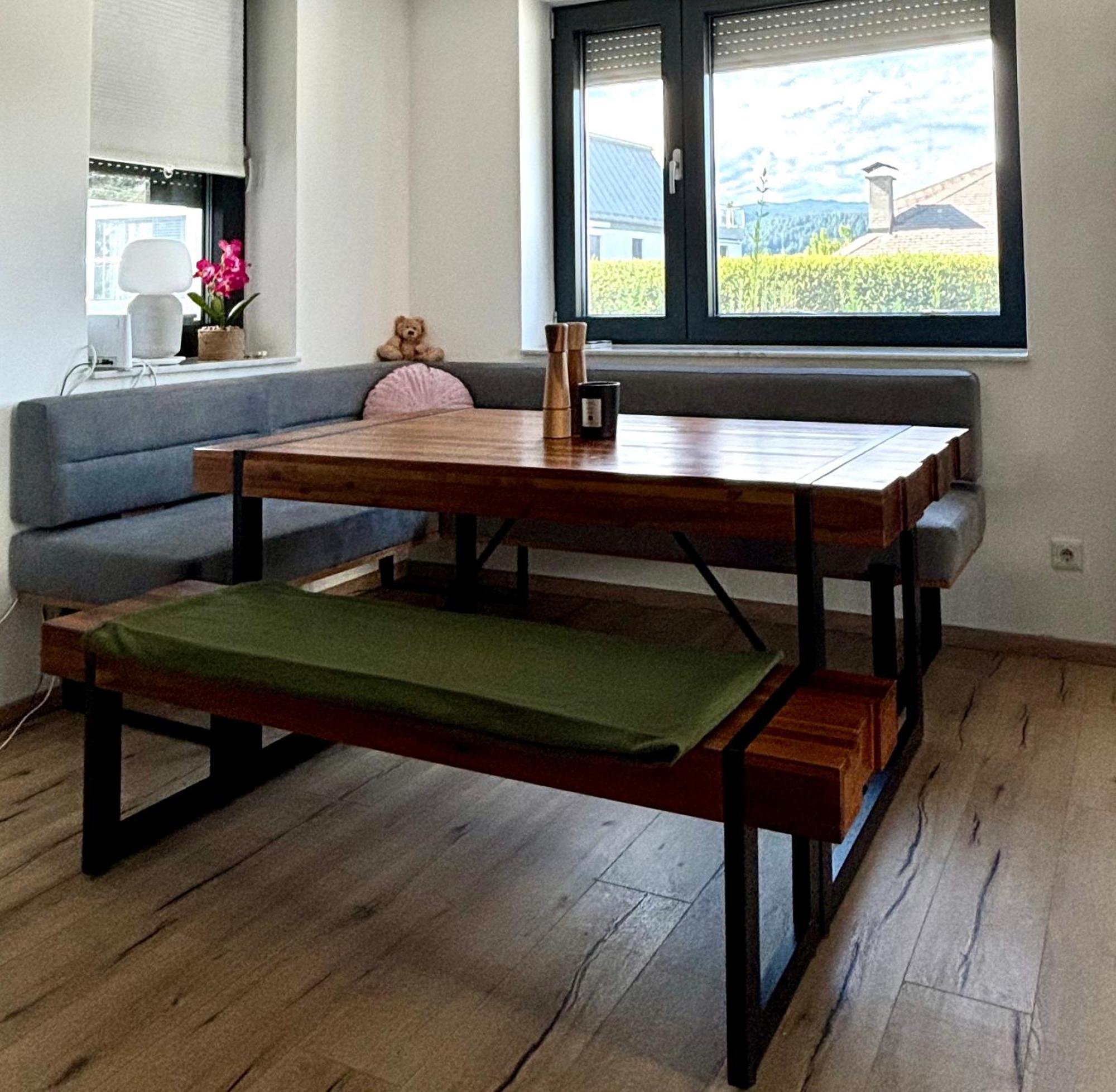 Schoene Wohnung Mit Terrasse Und Parkplatz Velden am Wörthersee Eksteriør billede